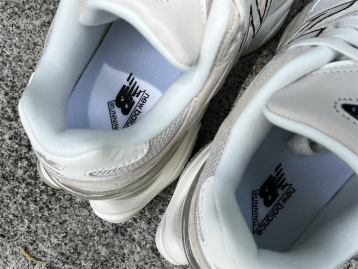 B 17FW Tripe-S High End Sneaker-654