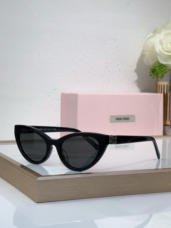 Miu Miu Sunglasses AAAA-1941