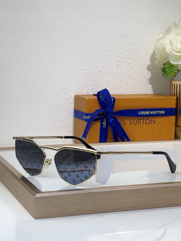 LV Sunglasses AAAA-6175