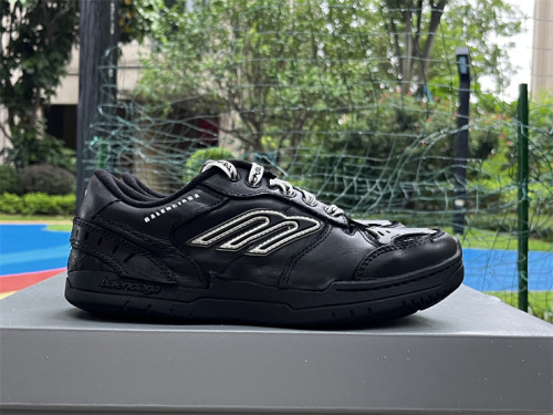 B 17FW Tripe-S High End Sneaker-657