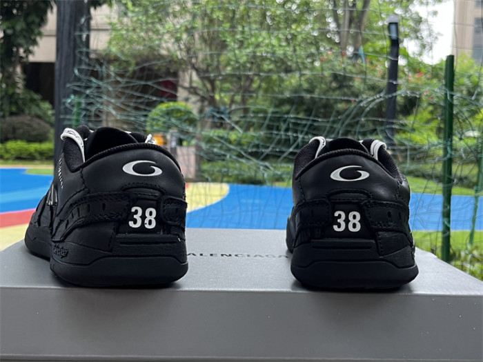 B 17FW Tripe-S High End Sneaker-657