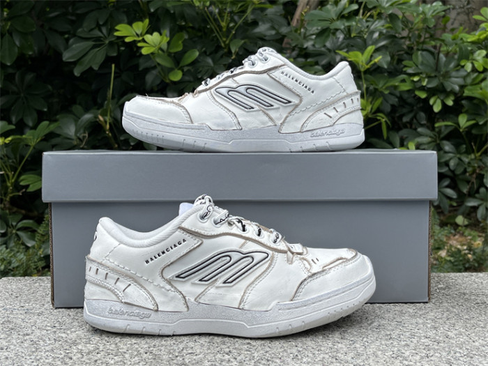 B 17FW Tripe-S High End Sneaker-659