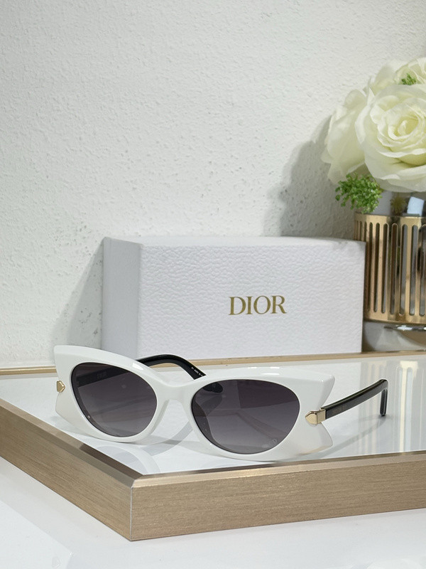Dior Sunglasses AAAA-3868