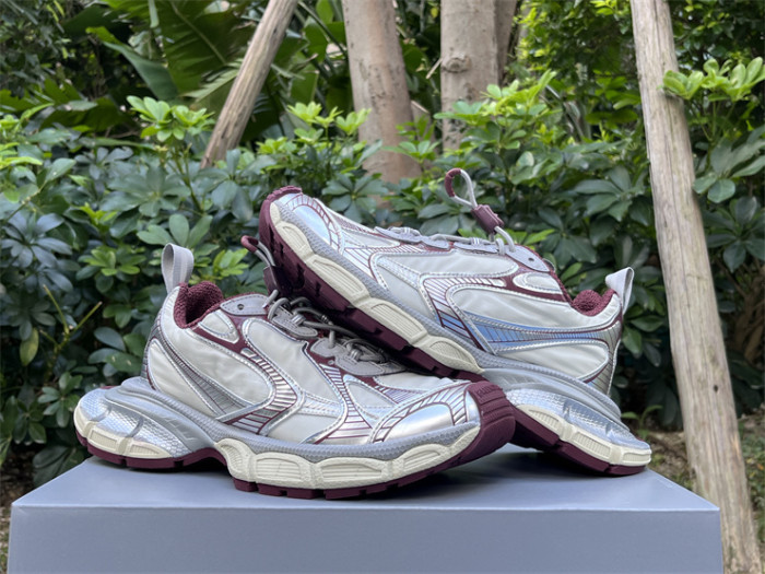 B 17FW Tripe-S High End Sneaker-666