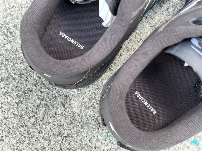 B 17FW Tripe-S High End Sneaker-665