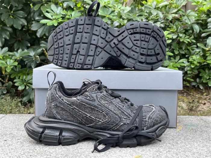 B 17FW Tripe-S High End Sneaker-669