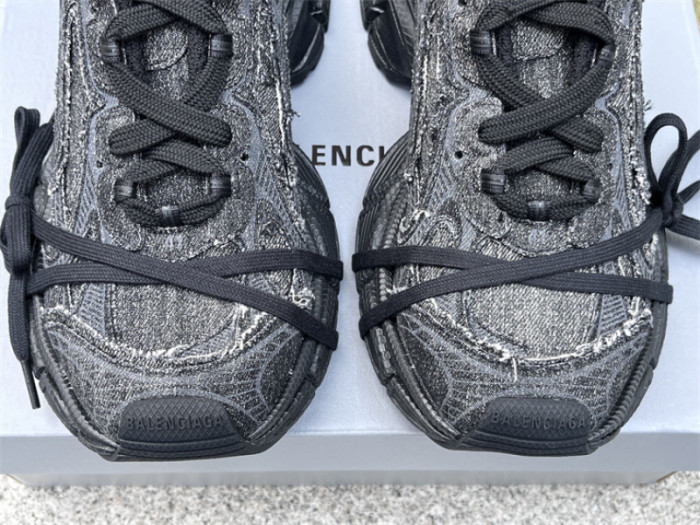 B 17FW Tripe-S High End Sneaker-669