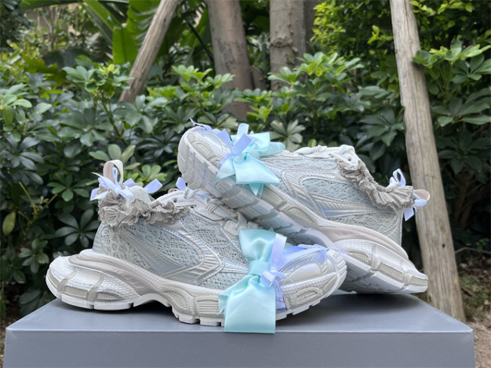 B 17FW Tripe-S High End Sneaker-671