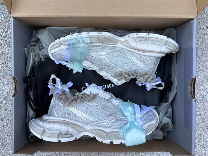 B 17FW Tripe-S High End Sneaker-671