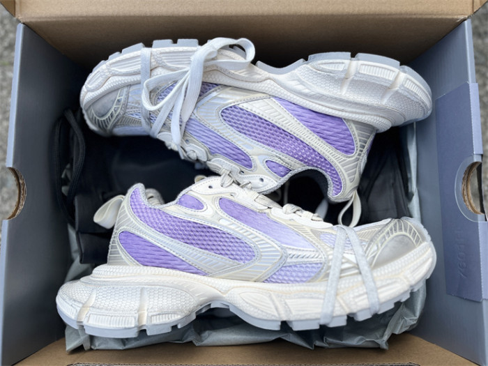 B 17FW Tripe-S High End Sneaker-672