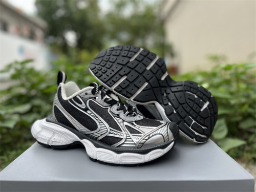 B 17FW Tripe-S High End Sneaker-673