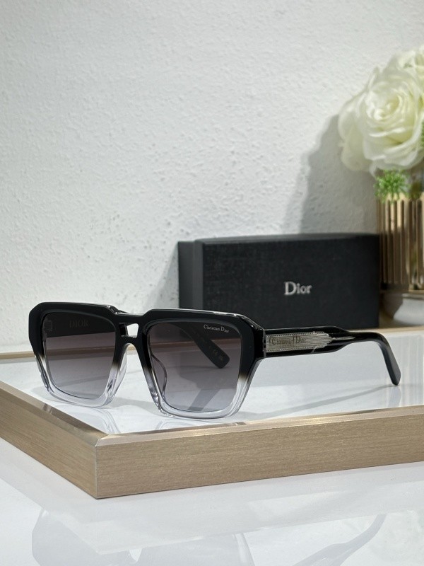Dior Sunglasses AAAA-4290