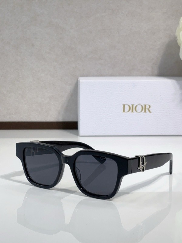 Dior Sunglasses AAAA-4182