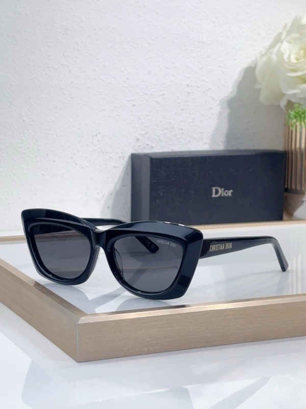 Dior Sunglasses AAAA-4068