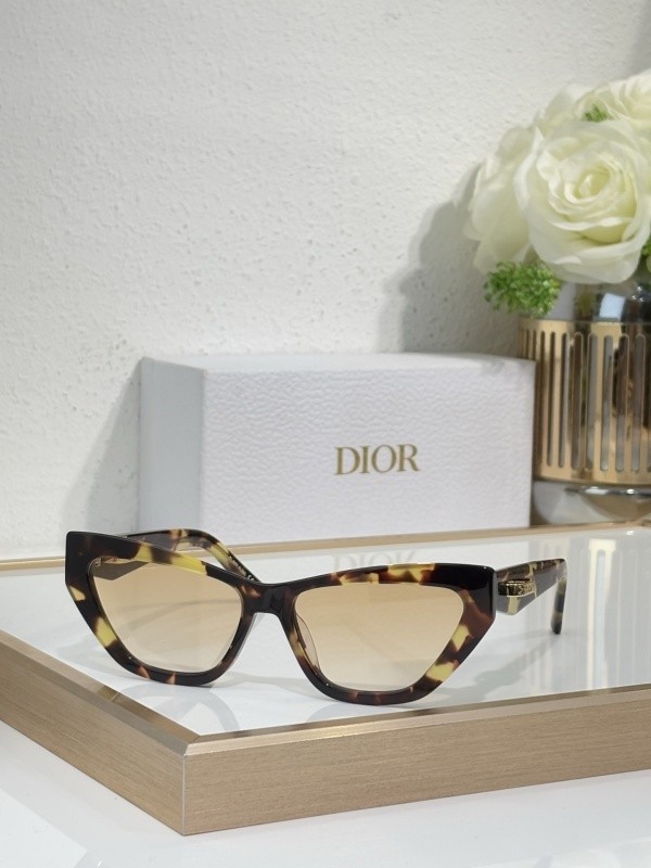 Dior Sunglasses AAAA-4027