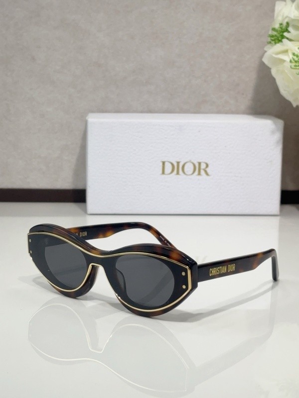Dior Sunglasses AAAA-4157