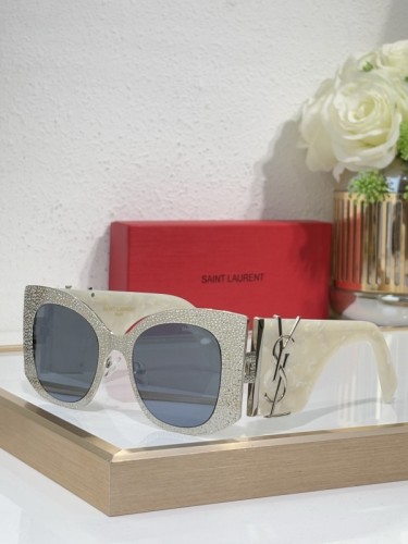 YL  Sunglasses AAAA-1444