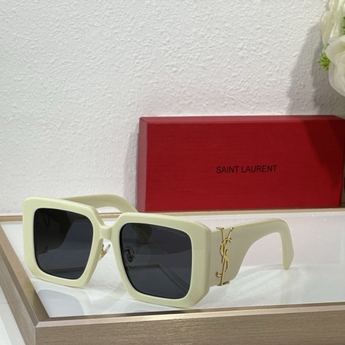 YL  Sunglasses AAAA-1516