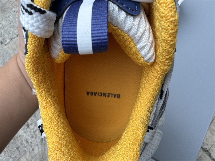 B 17FW Tripe-S High End Sneaker-675