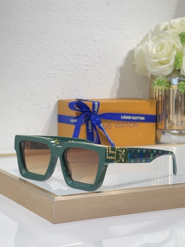 LV Sunglasses AAAA-6921