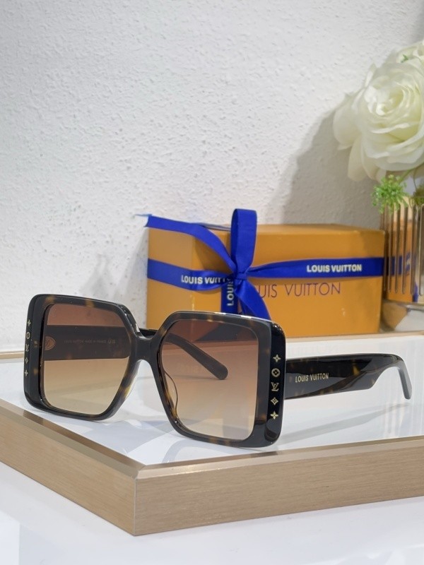 LV Sunglasses AAAA-7006
