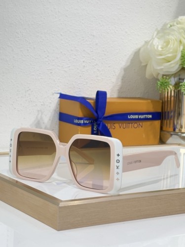 LV Sunglasses AAAA-7005