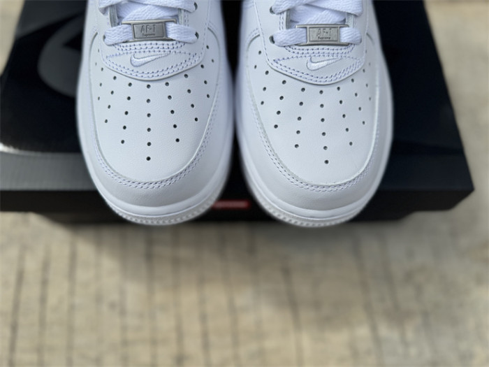 Authentic Supreme x Nike Air Force 1 Low White