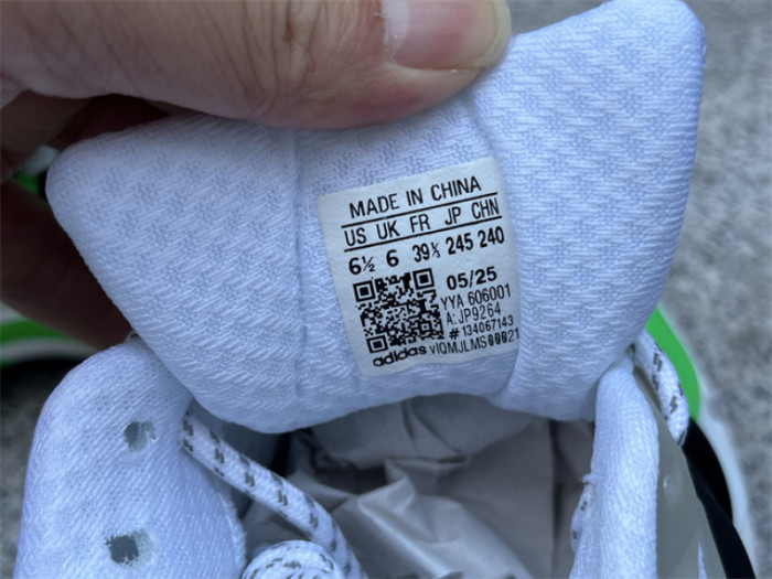 Pharrell Willams x AD Jellyfish-003