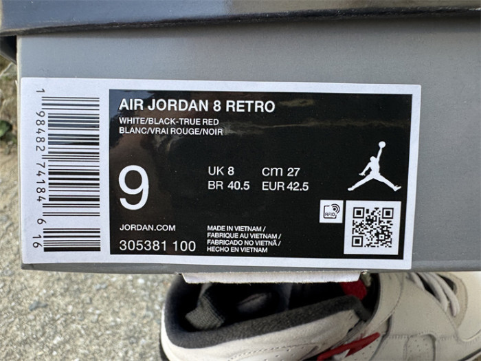 Authentic Jordan 8 Retro Bugs Bunny 2025