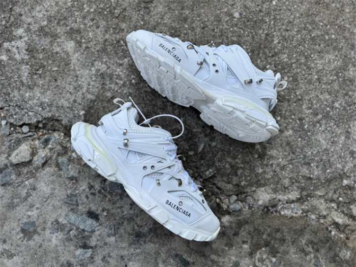 B 17FW Tripe-S High End Sneaker-680