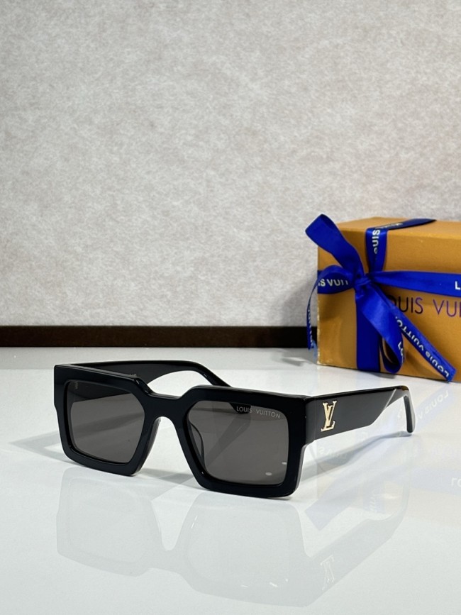 LV Sunglasses AAAA-7218