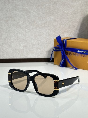 LV Sunglasses AAAA-7075