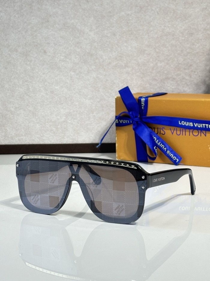 LV Sunglasses AAAA-7320