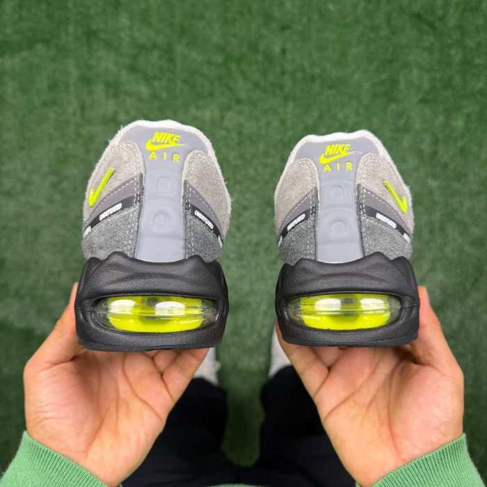 Authentic Nike Air Max 95 SP Undefeated Geo NYC Neon