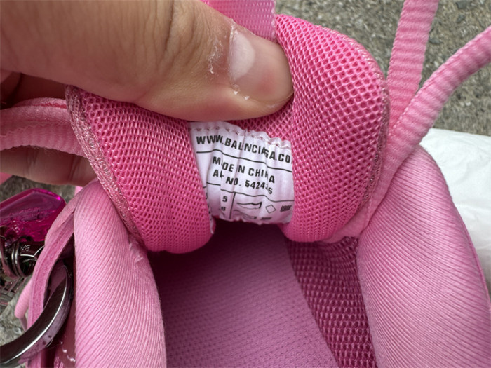 B 17FW Tripe-S High End Sneaker-689