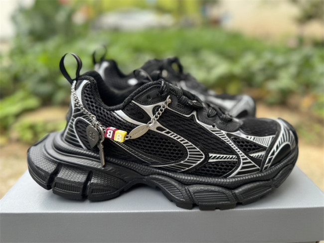 B 17FW Tripe-S High End Sneaker-692