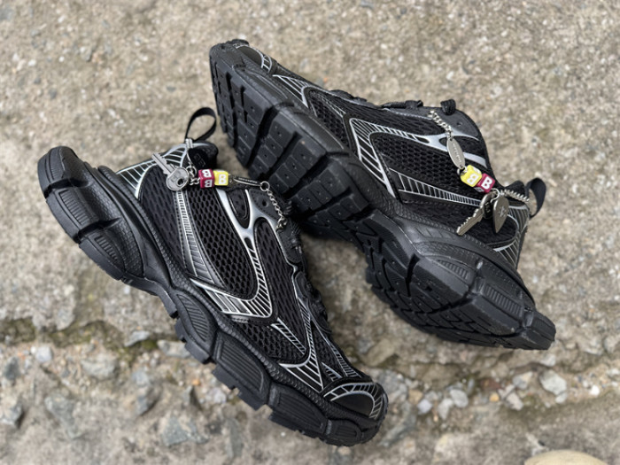 B 17FW Tripe-S High End Sneaker-692