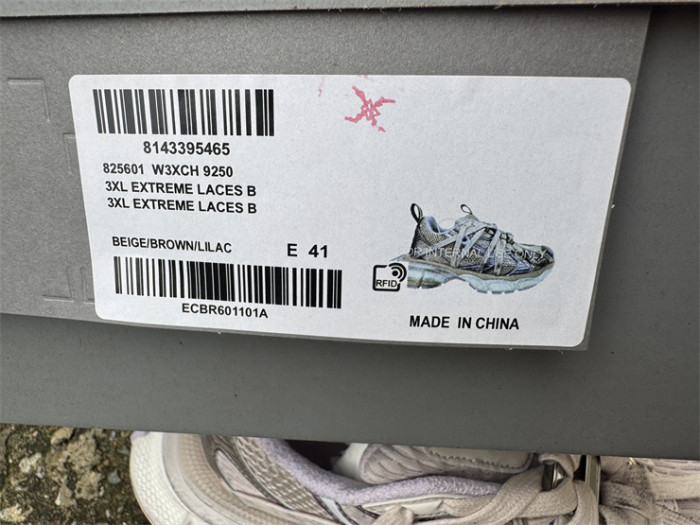 B 17FW Tripe-S High End Sneaker-705