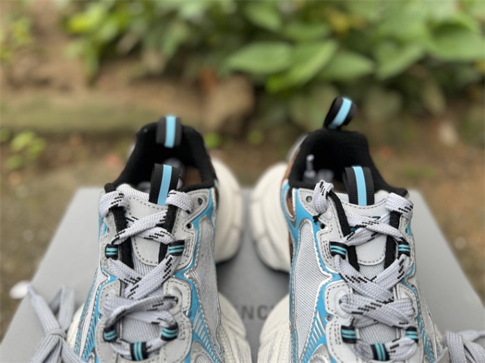 B 17FW Tripe-S High End Sneaker-704