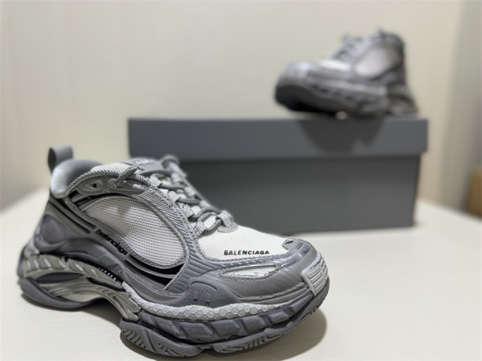 B 17FW Tripe-S High End Sneaker-708