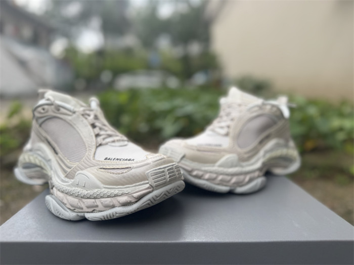 B 17FW Tripe-S High End Sneaker-709
