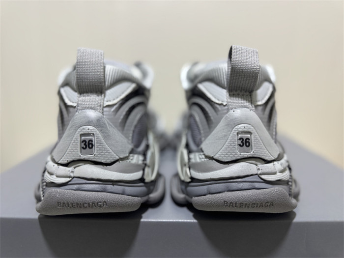 B 17FW Tripe-S High End Sneaker-708