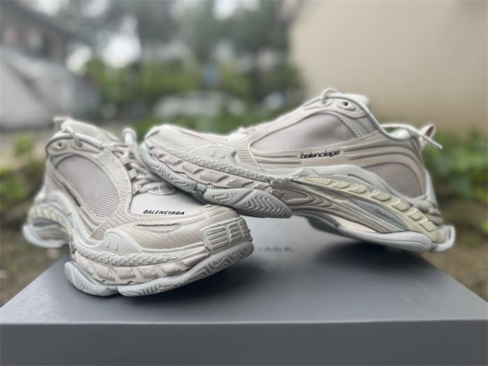 B 17FW Tripe-S High End Sneaker-709