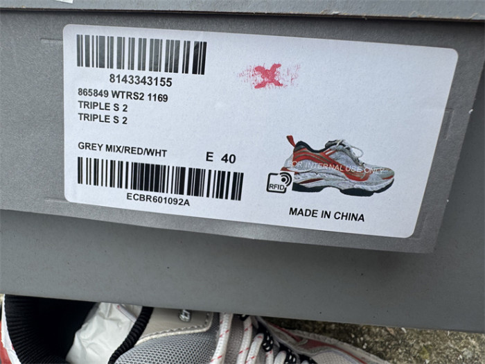 B 17FW Tripe-S High End Sneaker-713