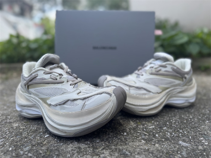 B 17FW Tripe-S High End Sneaker-714
