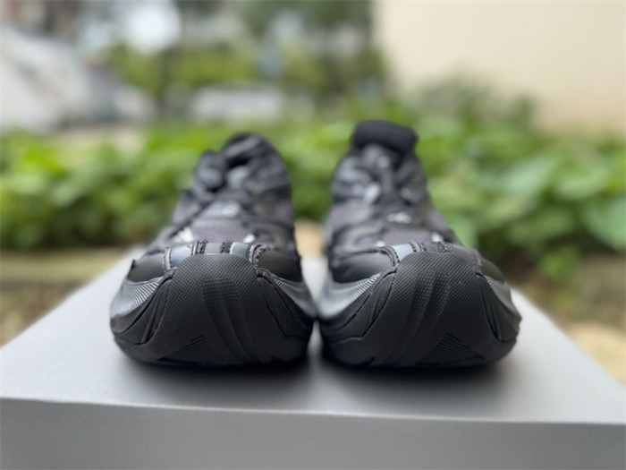 B 17FW Tripe-S High End Sneaker-711