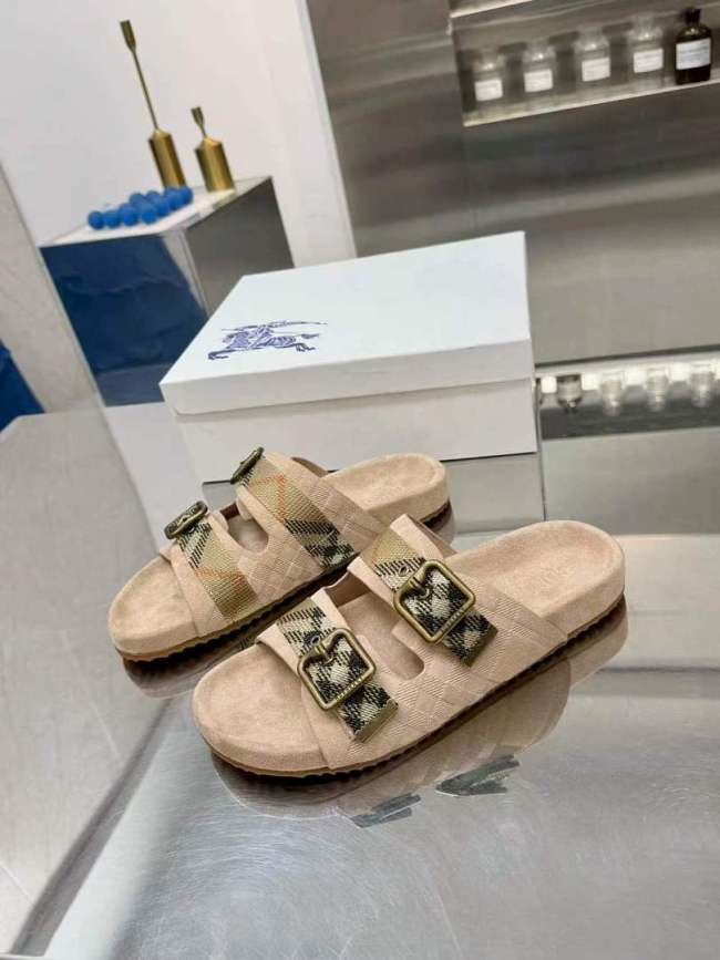 Burberry men slippers AAA-083