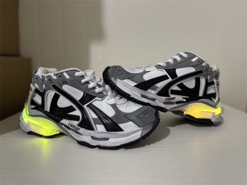 B 17FW Tripe-S High End Sneaker-710