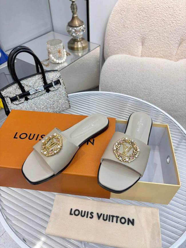 LV women Sandals 1：1 Quality-1160
