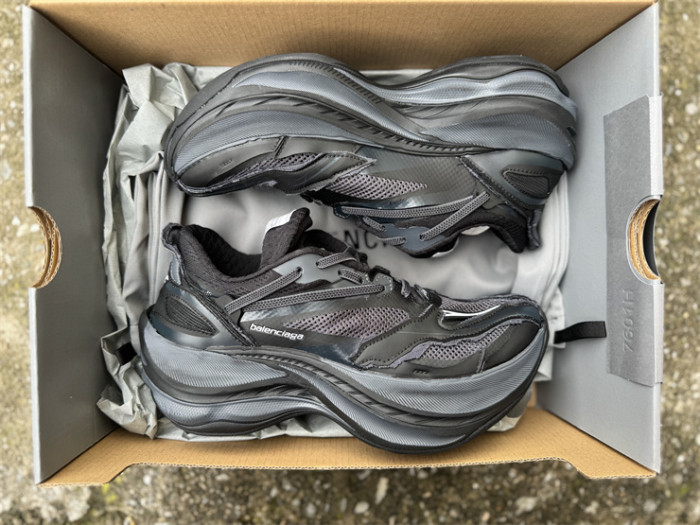 B 17FW Tripe-S High End Sneaker-715